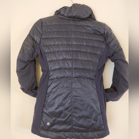 Lululemon Pullover Semi-Puffy Deep Navy Jacket - - Picture 5 of 5